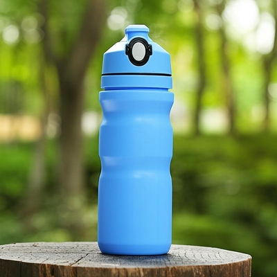 Op maat gemaakte plastic sportflessen gemakkelijk te trekken deksel en etiket oppervlak voor buitenactiviteiten